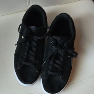 Black Puma Sneakers, 8.5